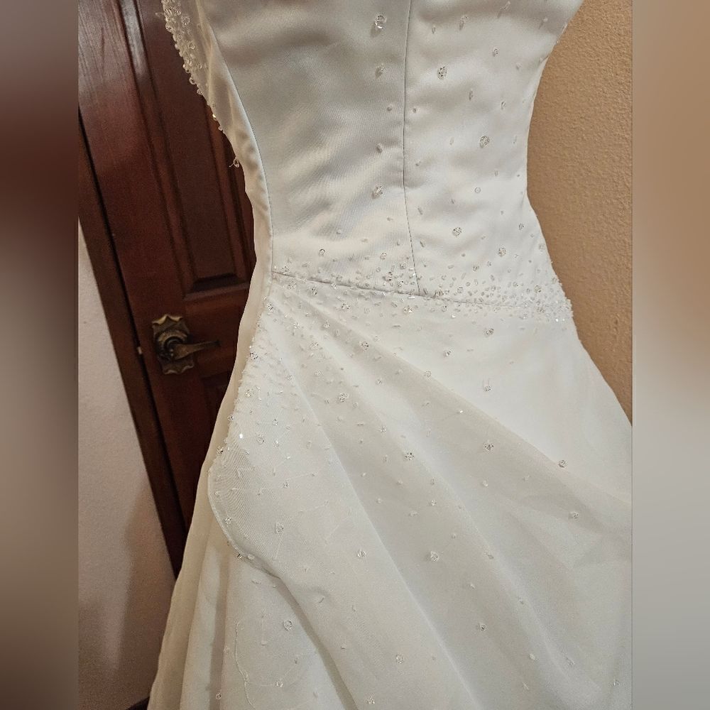 Maggie Sottero Couture wedding dress, white, size 10 - Picture 2 of 9